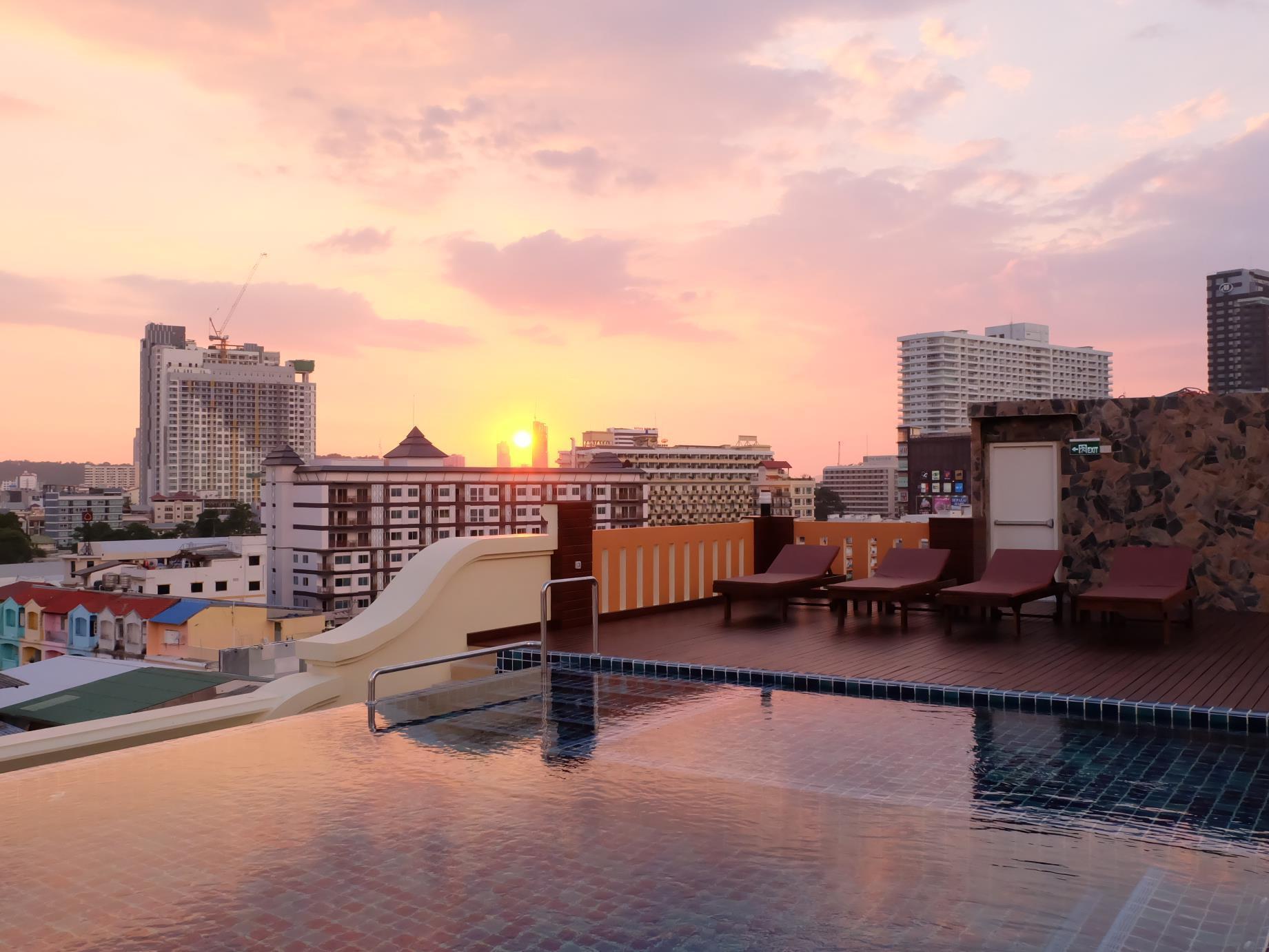 D Hotel Pattaya Exterior photo