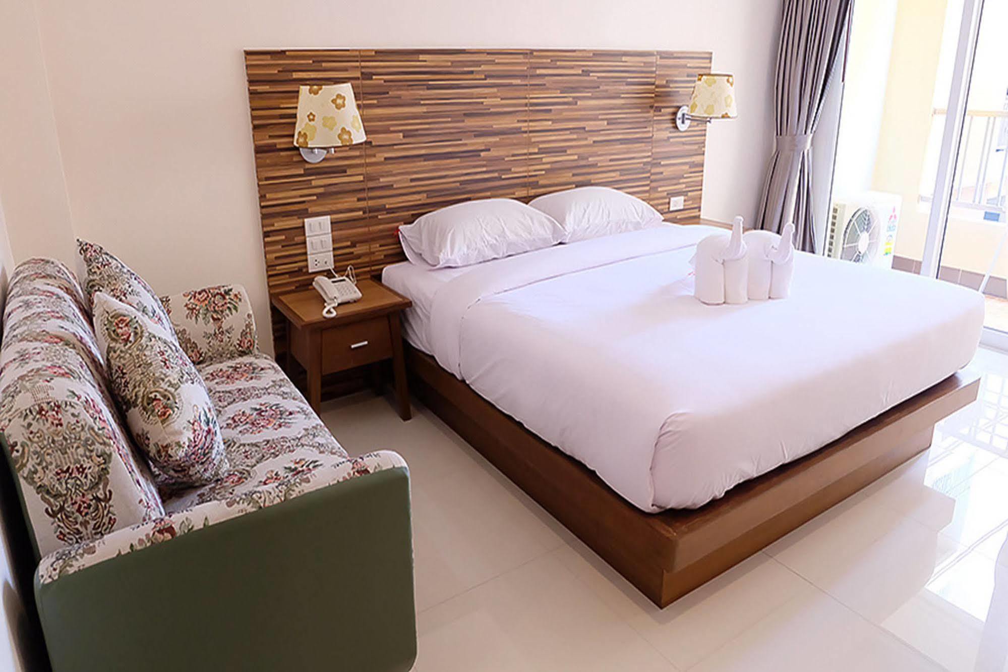 D Hotel Pattaya Exterior photo