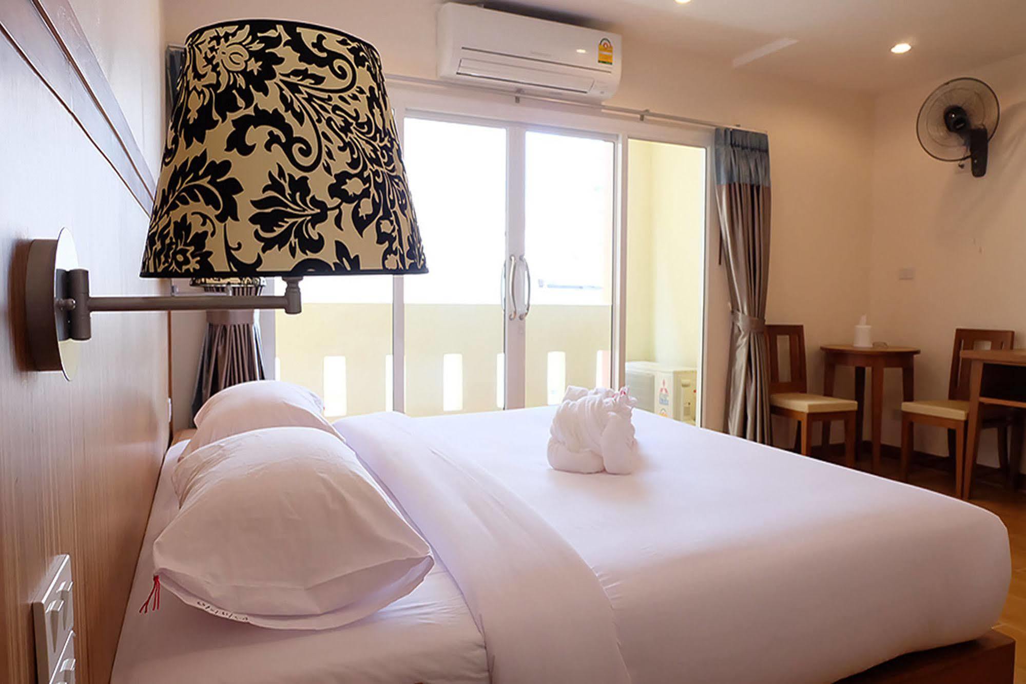 D Hotel Pattaya Exterior photo