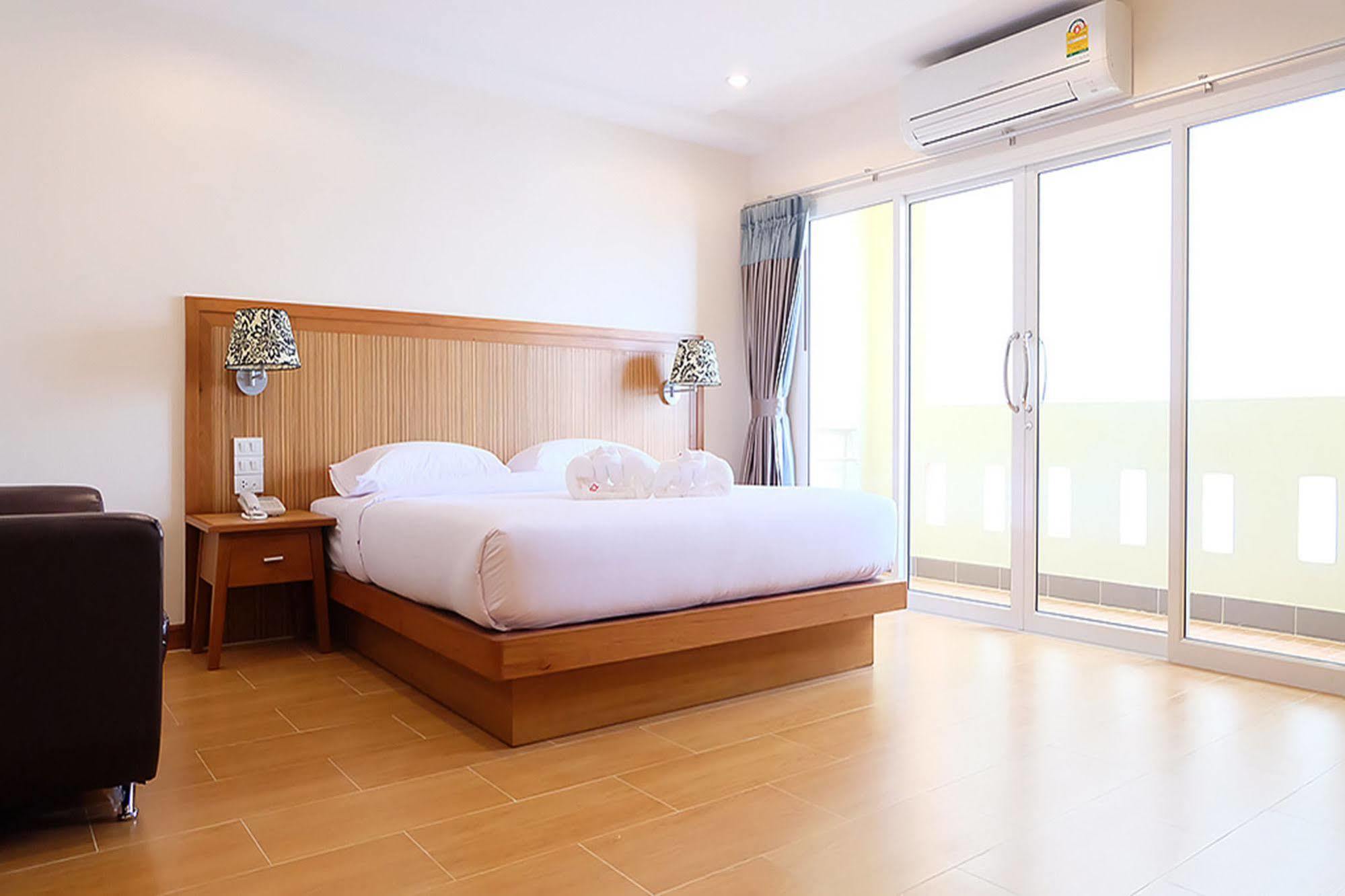 D Hotel Pattaya Exterior photo